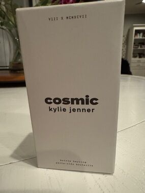 Kylie Jenner Cosmic Bottle Keyring - White